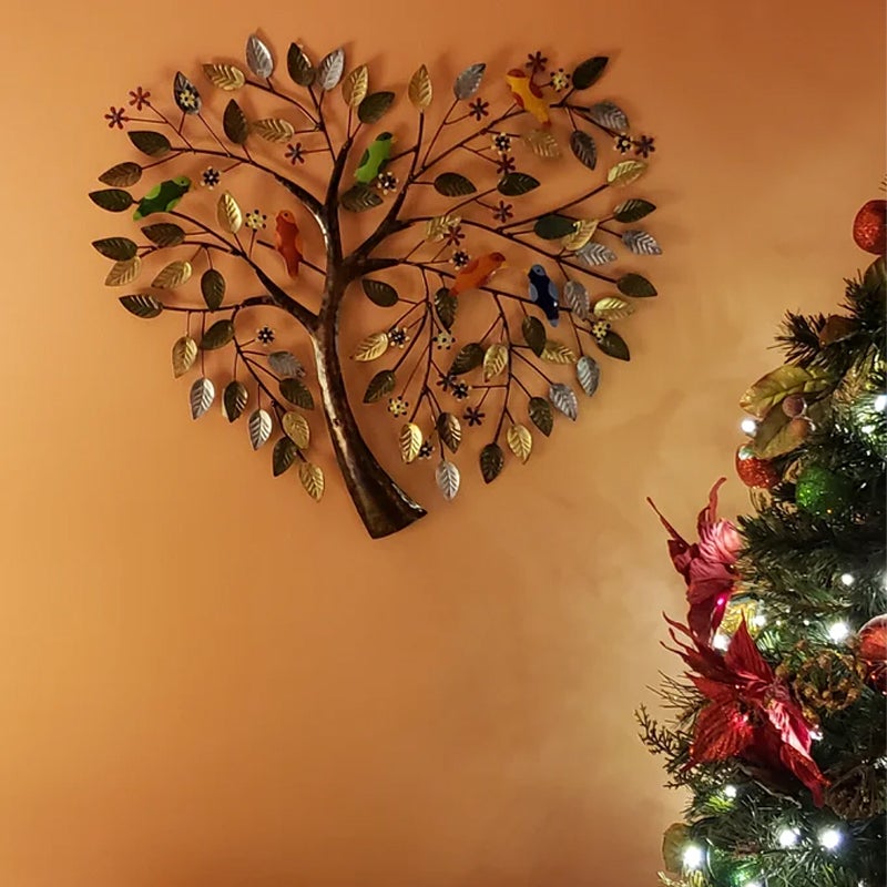 Indoor/Outdoor Handcrafted Heart-shaped Tree of Life Wall Art