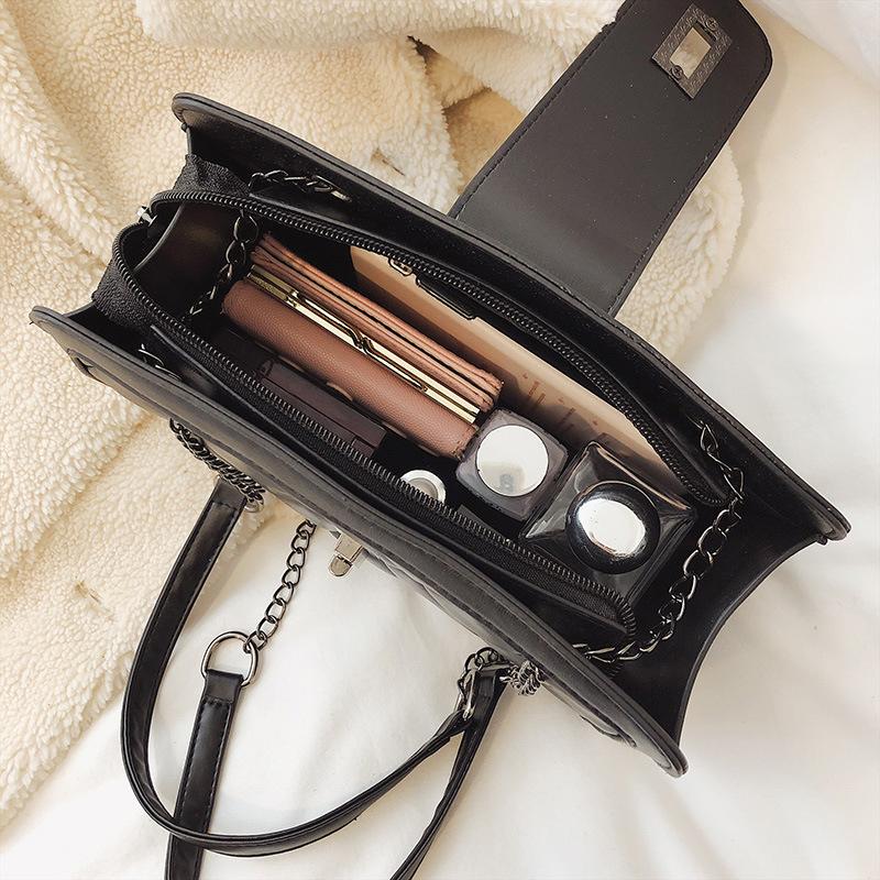 Trendy Female Chain Bag